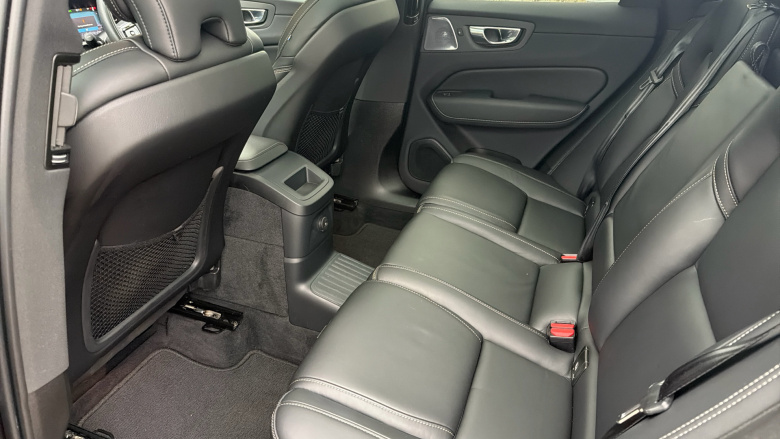 Volvo Xc60 2.0 T8 455 RC PHEV Inscription Pro 5dr AWD Auto Estate